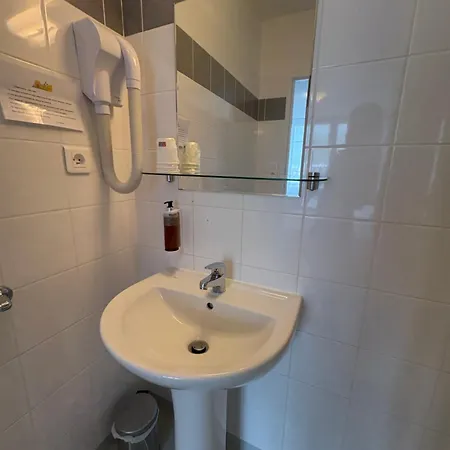 מלון Le Bellevue 2*
